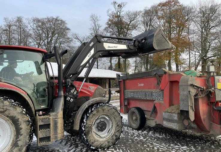 Les systèmes de pesée s’utilisent aussi bien pour préparer les rations que pour charger les camions de céréales.
