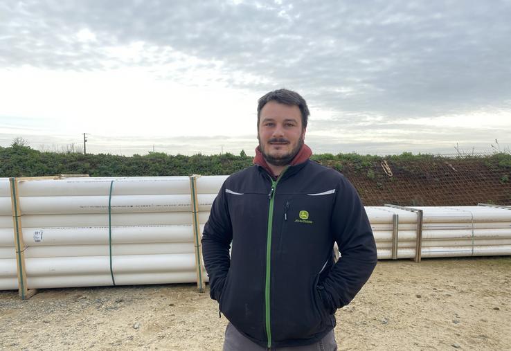 Installé depuis 2019, Samuel Merceron a trouvé dans la culture de la luzerne une voie de diversification intéressante à son système céréalier.