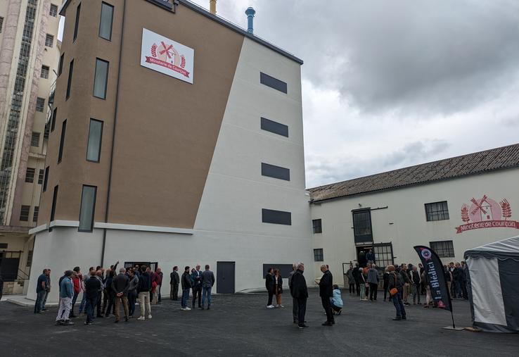 Ce nouveau moulin représente un investissement de l'ordre de 8 millions d'euros, pour lesquels la coopérative a notamment bénéficié d'une subvention du Conseil régional à hauteur de 700 000 euros.