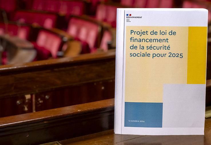 C'est le passage du PLFSS en 49.3 qui a déclenché la motion de censure adoptée mercredi soir.