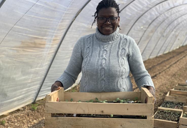Loraine Drillaud dans son exploitation de Saint-Mandé-sur-Brédoire.