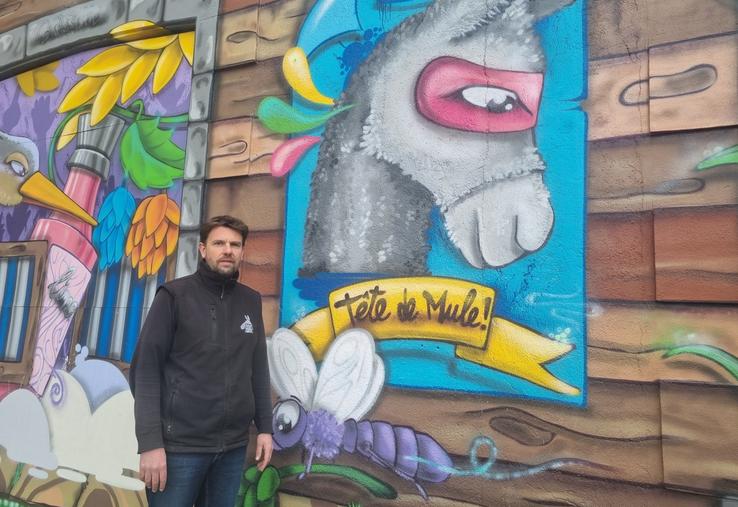 Sébastien Courtin, cogérant de la brasserie Tête de mule, à Coulon, a choisi de contribuer à la préservation du Marais poitevin via les ventes de sa nouvelle création.