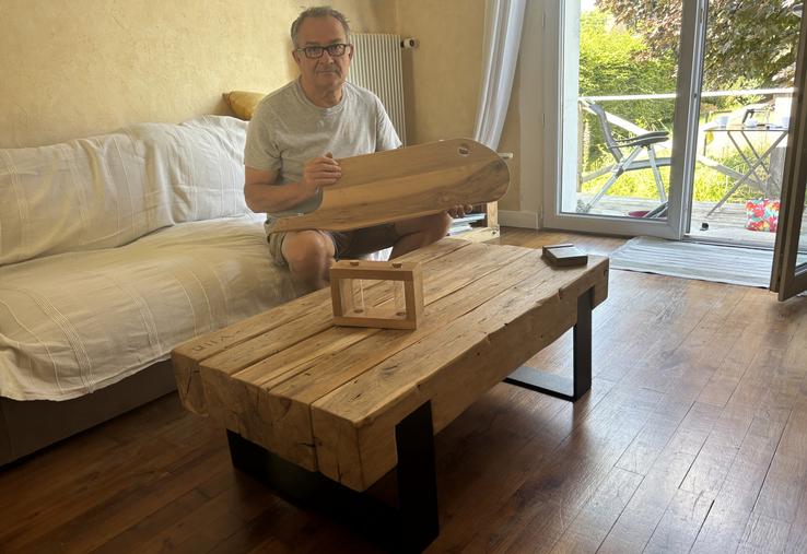 Cette planche à découper a pris des airs de poisson après la réalisation du trou qui permet de l'accrocher.