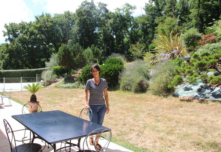 Lucie Simar est à la tête du Domaine de la Cadoue à Marçay : l'exploitation agricole ainsi que les gîtes et chambres d'hôtes à Marçay.