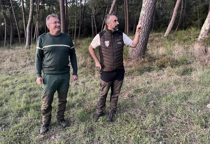 Nicolas Ratel (Office national des forêts) et Gwenaël Pourcel (Fédération départementale des chasseurs) ont comptabilisé le brame des cerfs dans la forêt de la Coubre.