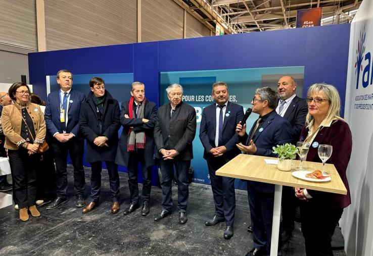 De nombreux élus de la Vienne étaient présents.