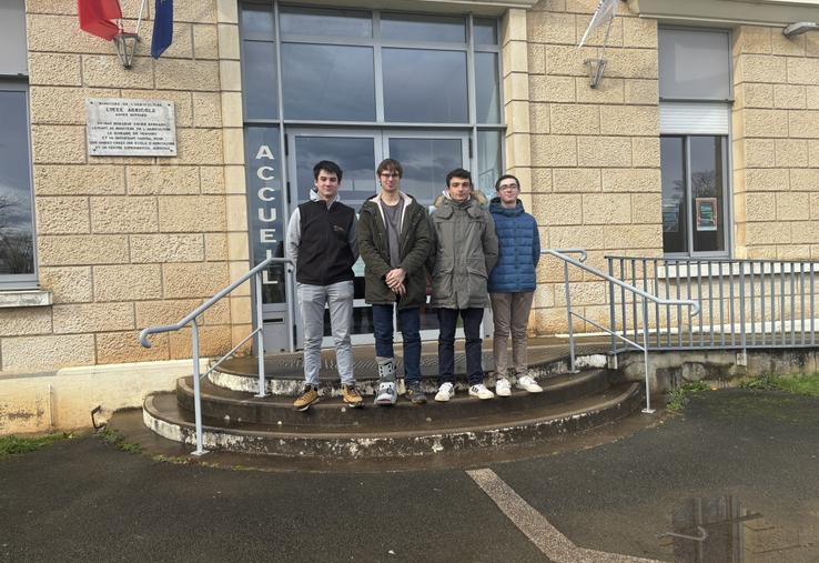 Les 4 élèves ont imaginé une journée à l'intention des agriculteurs, le 13 mars.