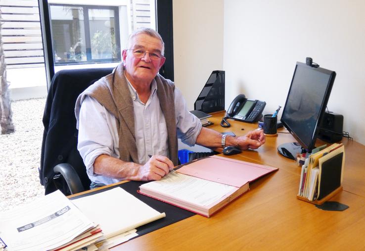 Pendant ses cinq mandats comme maire et ses deux mandats à la tête de la communauté de communes Aunis Sud, Jean Gorioux a pu poursuivre son métier d'agriculteur grâce à quelques adaptations.