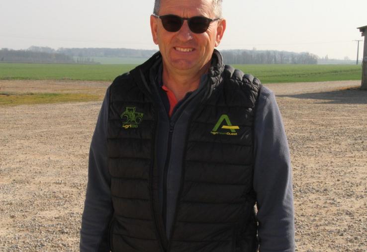 Jérôme Surault sera au forum de Vouillé pour recruter pour la castration du maïs sur les 40 hectares de l'exploitation de Villiers. Son fils Dorian sera au forum de Neuville-de-Poitou.