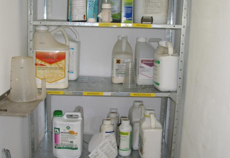 Les perquisitions ciblaient « la détention et l'usage de produits phytopharmaceutiques non autorisés ».