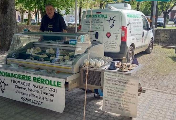 Emmanuel Rérolle réduit sa vitesse de conduite pour limiter la consommation de carburant.