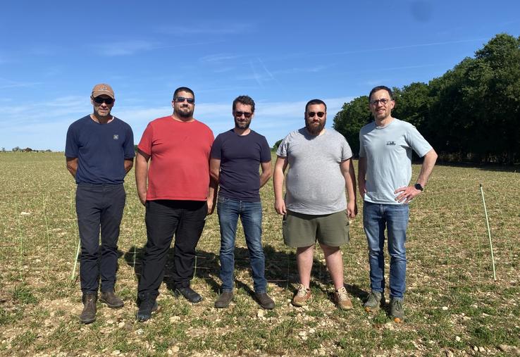 Xavier Broquet, éleveur transhumant, Patrice Arnaud, Benjamin Audé et Benjamin Saboureau, céréaliers et Alexis Ingrand, animateur du syndicat des eaux Vivier-Courance.