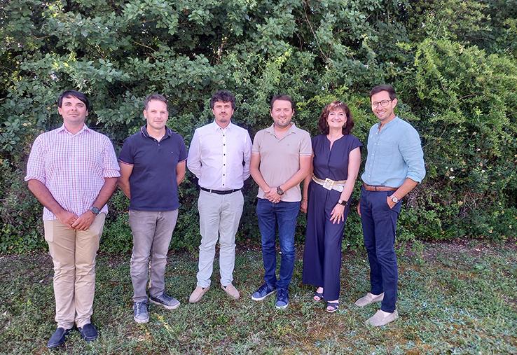 ulien MASSÉ, élu Président de l’UGVC ainsi qu'un nouveau Copil. (De gauche à droite : Gaëtan BODIN, Secrétaire Général, Yannick MOREAU, Trésorier Adjoint, Guillaume DULUC, Vice-Président, Julien MASSÉ, Président, Delphine BELLEBEAU, Trésorière et Matthieu AUGIER, Secrétaire Général Adjoint.)  