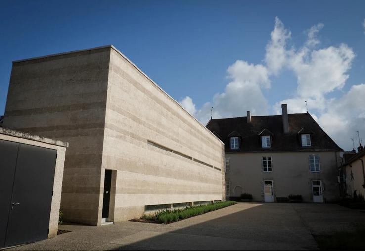 La MJC 21 aujourd'hui, au sein du pôle culturel de la Sabline avec le Musée de la Préhistoire et la Médiathèque.
