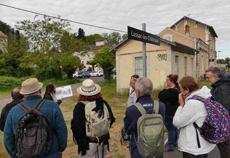 L'Office de Tourisme Sud Vienne Poitou propose des " Échappées Ferroviaires ".