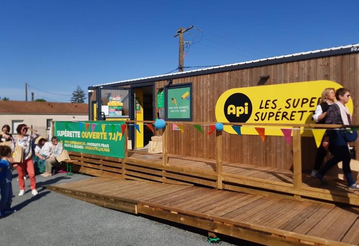 On dénombre 25 supérettes API en Charente-Maritime.