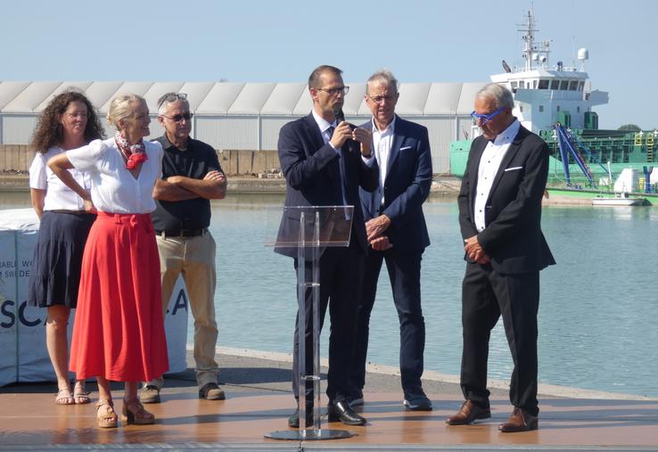 « On ne pourra pas réindustrialiser, on ne pourra pas s'adapter au changement climatique, on ne pourra pas gagner des gages de souveraineté sans les outils portuaires », a assuré Rémi Justinien, conseiller régional et maire de Tonnay-Charente.