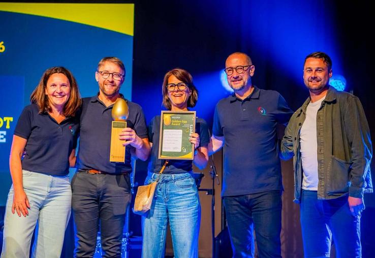 Les membres de l'équipe lors de la remise des trophées.