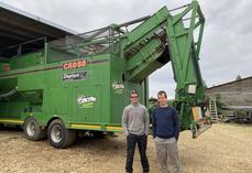 Matthieu et David Grolleau cherchaient à optimiser leur gestion de leurs betteraves, ils ont finalement acheté une machine-usine.