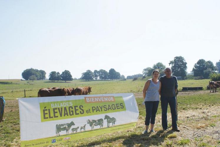 L’éleveur de Montemboeuf, Jean-François Laurent, aux côtés d’Anne-Claire Augereau, d’Interbev Poitou-Charentes.