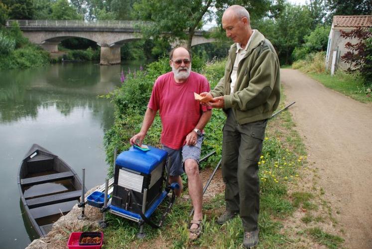 Dans la très grande majorité des cas, les contrôles se passent bien, comme ici sur les bords de la Sèvre niortaise, à Saint-Liguaire.