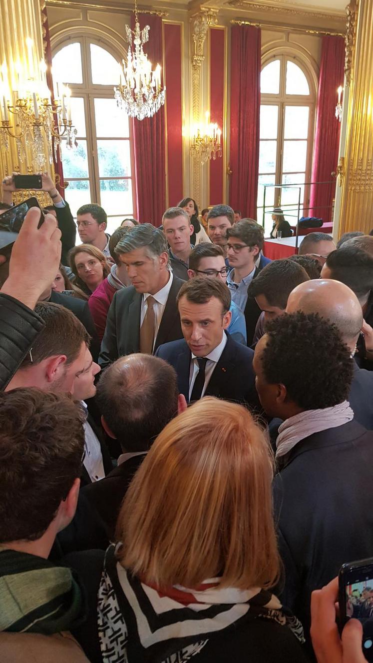 Le président de la République française, Emmanuel Macron, après son discours à « la nouvelle génération agricole », le jeudi 22 février 2018, à l'Élysée.