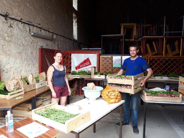 Parmi les premiers producteurs, Alice de Lamarlière, de St-Georges-des-Coteaux, et Jonathan Girardon, de St-Savinien.