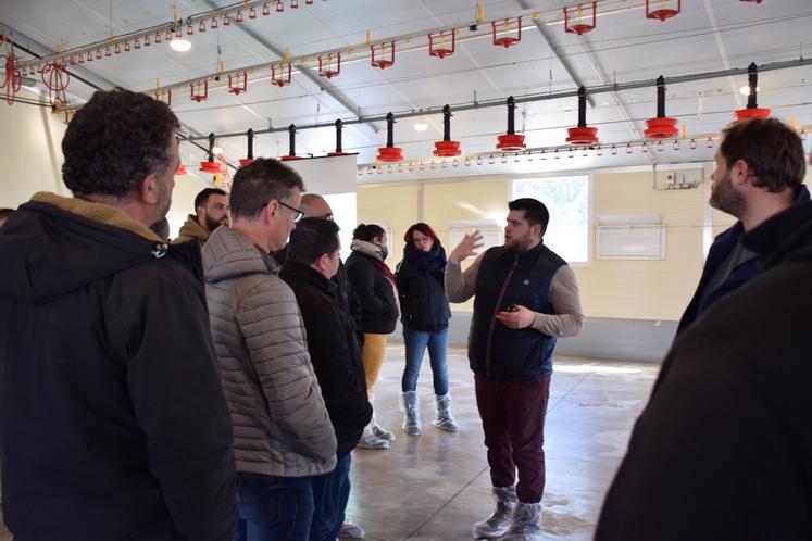 Antoine Pinon (Bellavol) a présenté aux participants le bâtiment construit par Dany Baricault. 