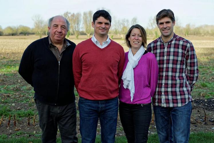 Bernard Biraud, David Paillat, Vanessa Baudrier-Paillat et Vincent Paillat, représentants de la SAS Déméter Énergies.