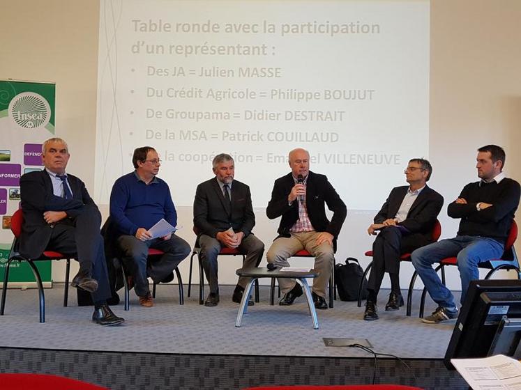 La table ronde a réuni les organisations professionnelles agricoles du département pour un échange sur l’agriculture charentaise de demain.