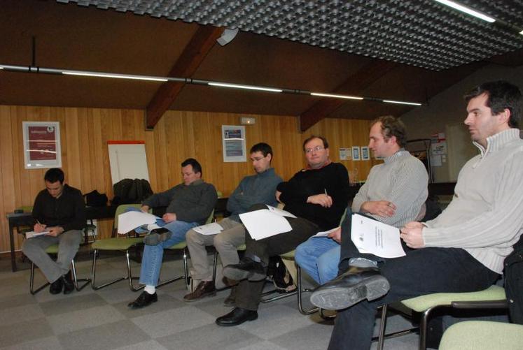 Le débat sur l’avenir du machinisme agricole a réuni des céréaliers picto-charentais.