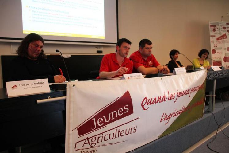 Les jeunes agriculteurs estiment par ailleurs qu’un système assurantiel doit être mis sur pied à destination de l’élevage.