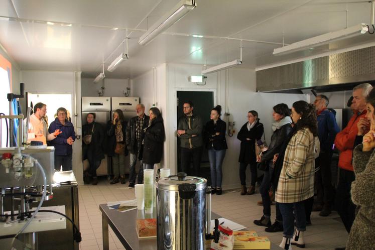 Une trentaine de producteurs avaient eu la primeur de la visite de l'atelier de découpe, avant l'inauguration officielle ce mercredi 15 novembre.