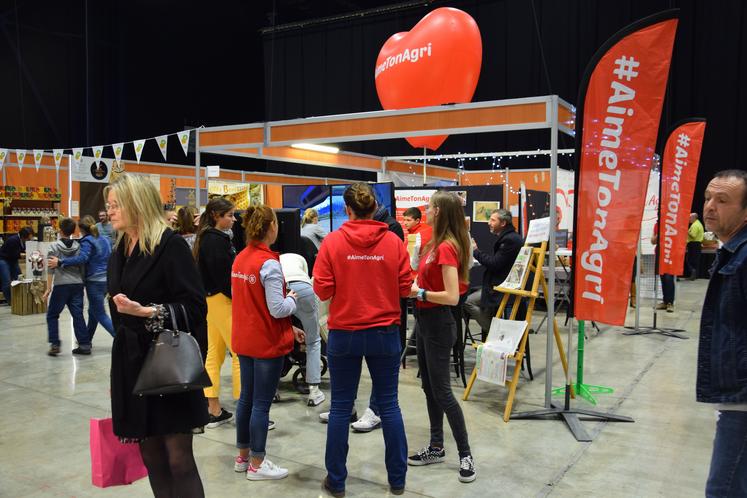 "Notre volonté est de mettre en avant des agriculteurs et de créer du lien avec la population", explique Guillaume Chamouleau, vice-président de la Chambre d'agriculture et ambassadeur #AimeTonAgri.