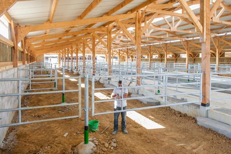 Le montant plancher des investissements est fixé à 3000 € avec un plafond de dépenses pouvant atteindre 300 000 € pour les mesures en faveur de l’élevage et de la valorisation des produits fermiers.