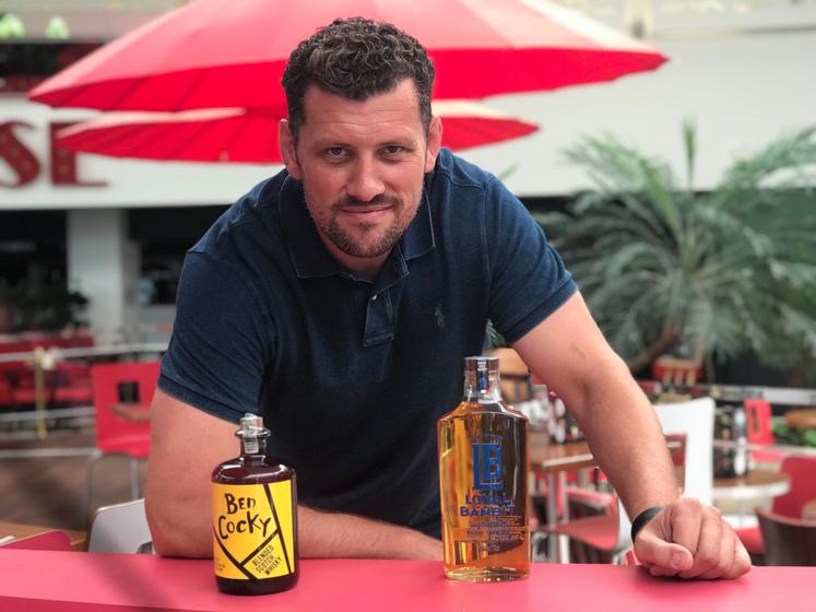 Clément Praud présente ses deux whiskies : le Loyal Bandit et le Ben Cocky.