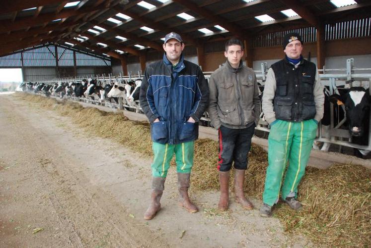 Jérémy Mallet, Valentin Saivre et Guillaume Printemps passent 3 jours ensemble sur l'exploitation. Le jeune collégien se destine à l'agriculture. Le choix du coeur.