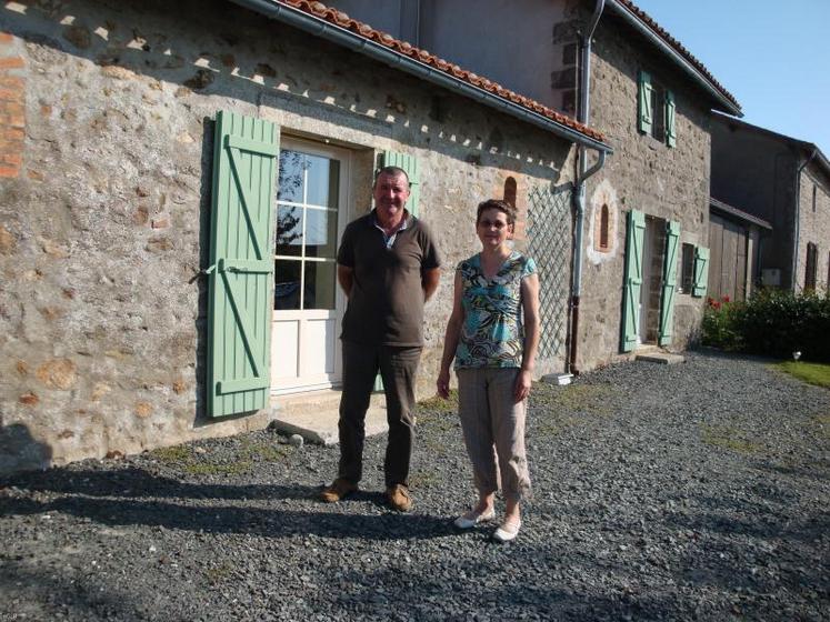 Les vieilles dépendances de la ferme de Gérard et Chantal Charrier revivent.