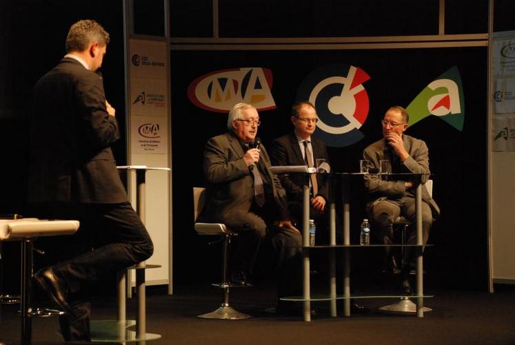 Philippe Dutruc, président de la chambre de commerce et d'industrie ; Jean-Marc Renaudeau, président de la chambre d'agriculture ; Jean-Michel Banlier, président de la chambre des métiers et de l'artisanat.