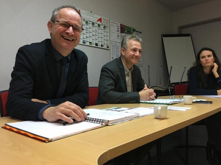 Jean-Marc Renaudeau (à gauche) reste président de la chambre d'agriculture des Deux-Sèvres tandis que Pol Lefèbvre est désormais directeur général sur les deux départements.