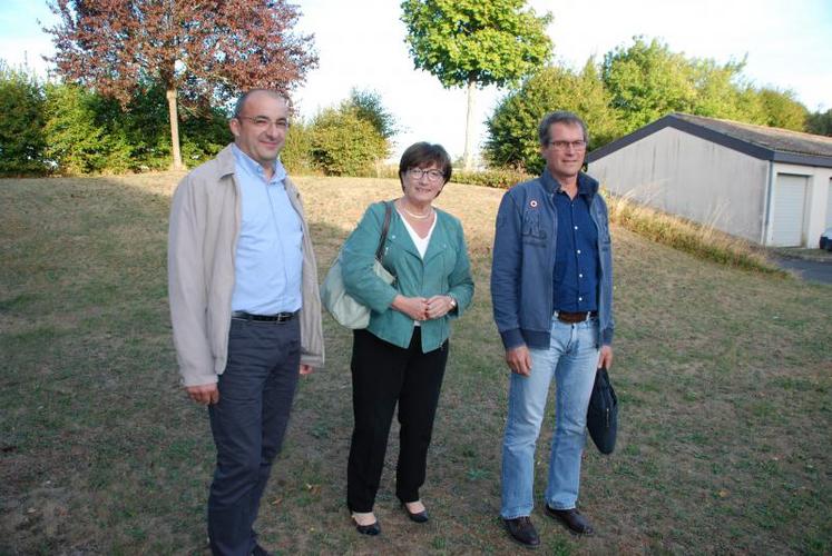 Parmi les fondateur de Arpant (de gauche à droite) : Pascal Moinard, GDS Poitou-Charentes, Catherine Desprez, présidente et Yves Horion, FRGtv.
