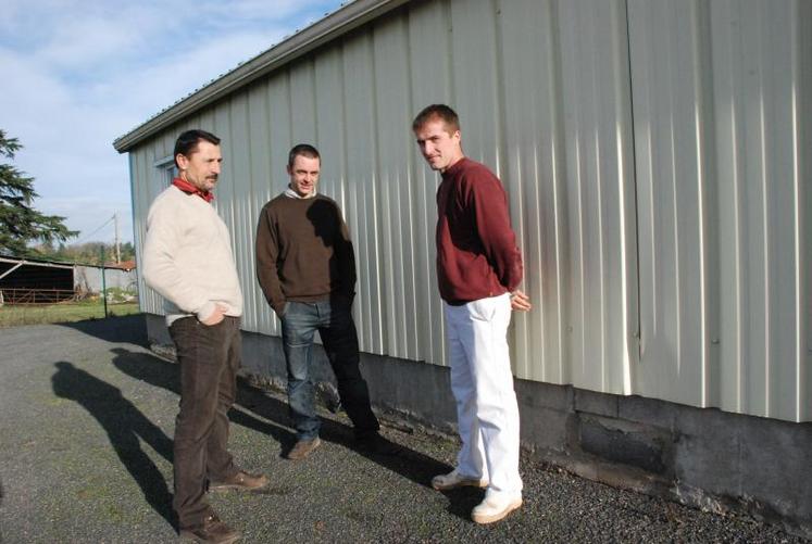 Serge Lefevre, président ; Jean-François Charrier et Fabrice Gouffié, membres du bureau de Poitou-Lapins.