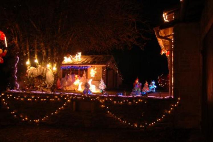 Du premier samedi de décembre au 10 janvier chaque soir à 18h, l'ombre de la nuit s'éclaire de mille couleurs.
