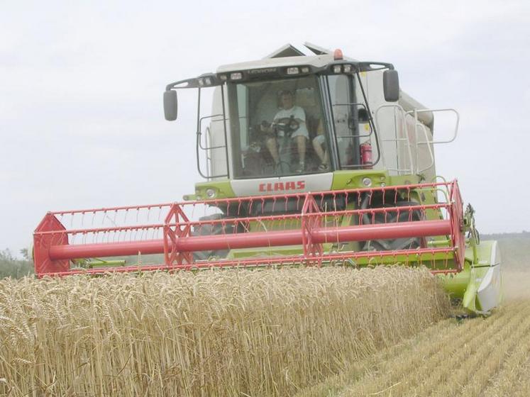 La première édition de Mécaélevage organisé par la FDCuma a rencontré un franc succès. Sur la ferme du campus des Sicaudières, le matériel d'élevage a mobilisé 2800 p