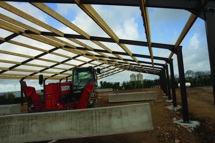 La construction d’un bâtiment renforcé en prévision de coups de vent présente un surcoût dû aux matériaux employés.