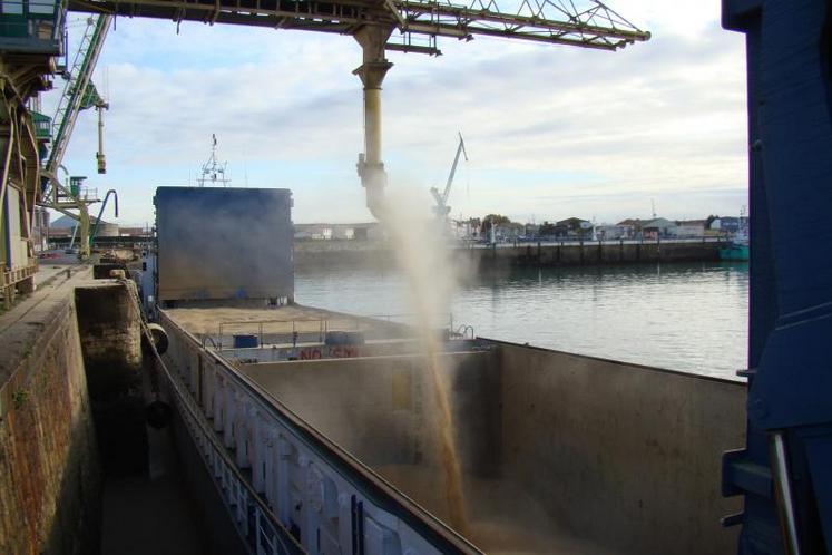 Début avril, 8,4 Mt de blé tendre avaient été embarqués des ports français, contre 9,4 Mt en 2014 à la même date (- 10,6 %),  8 Mt en 2013 (+ 5 %) et 7,1 Mt  en 2012 (+18 %).