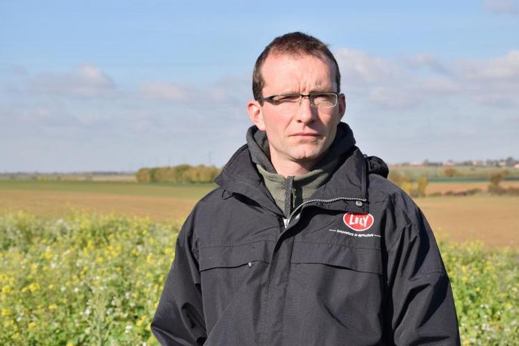 Emmanuel Fleury, polyculteur éleveur à Mougon, est convaincu que, plus que le climat, le facteur limitant en agriculture est la fertilité des sols.