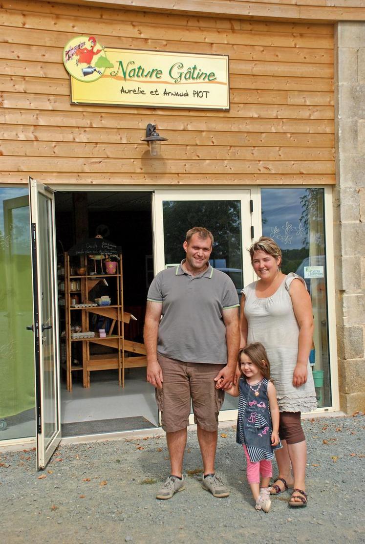 Aurélie et Arnaud Piot ont ouvert un magasin à la ferme. Nature Gâtine se trouve au lieu-dit la Draunière à 4 kilomètres de Mazières-en-Gâtine.