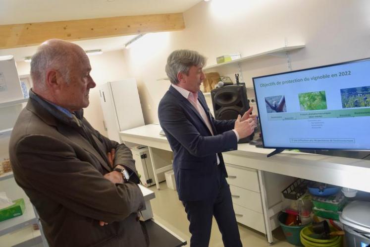 Lors de l’inauguration, le 5 février dernier, Aymeric Molin, directeur général, a présenté au président de la Région Nouvelle-Aquitaine, Alain Rousset, les travaux menés par Elicit Plant. Le laboratoire travaille sur le blé, le soja, les légumineuses mais également les vignes.