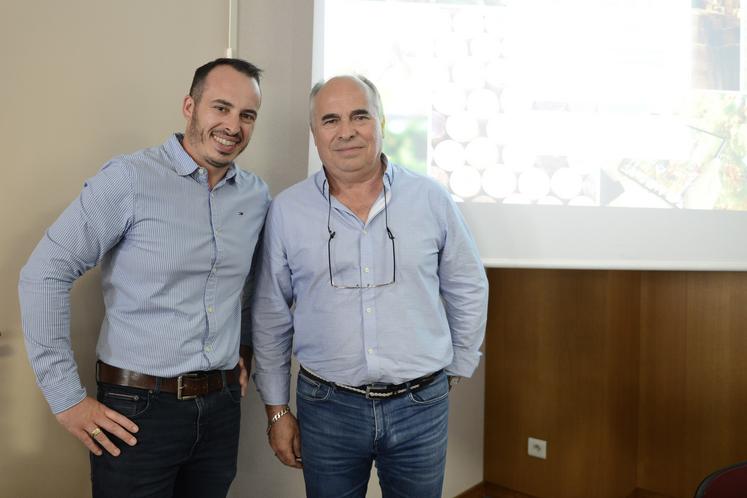 Anthony et Frédéric Dugué, de la société Dagnaud, ont présenté leur gamme de pulvérisateurs.